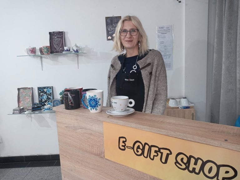 Read more about the article Svoj san sam pretvorila u stvarnost/ Emina Cerić pokrenula vlastiti mali biznis “E-GIFT SHOP”